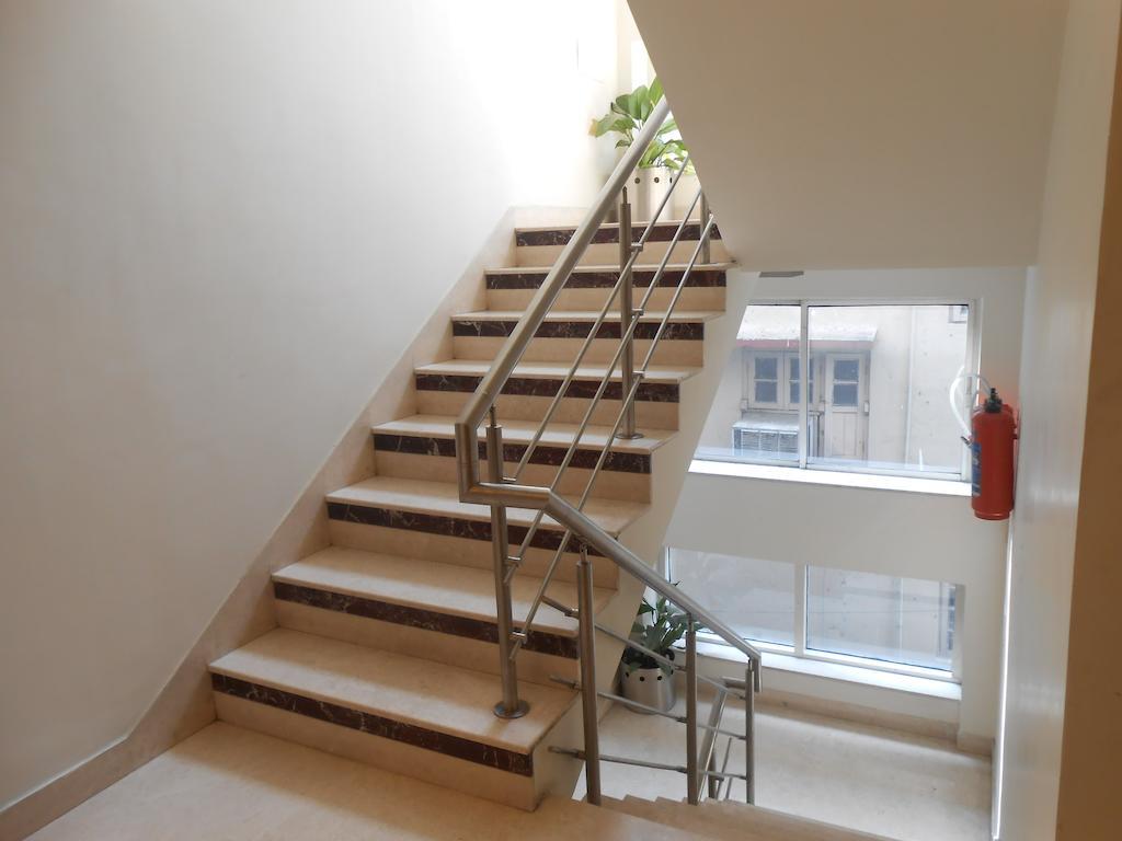 Hotel Victerrace Regency Колката Екстериор снимка